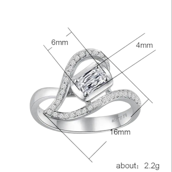 NEW Heart shape silver plated ring emerald cut Cubic zirconia size 10 - Picture 2 of 5